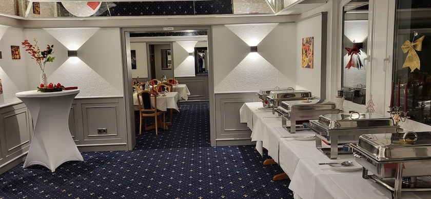 Imagen del bar/restaurante del Hotel und Restaurant 9-enhof. Foto 2