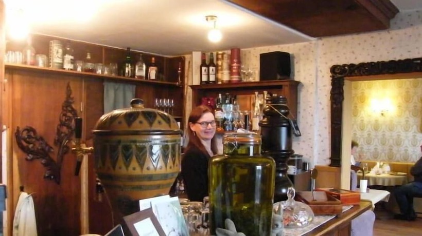 Imagen del bar/restaurante del Hotel und Restaurant Landhaus H&ouml;now oHG. Foto 3
