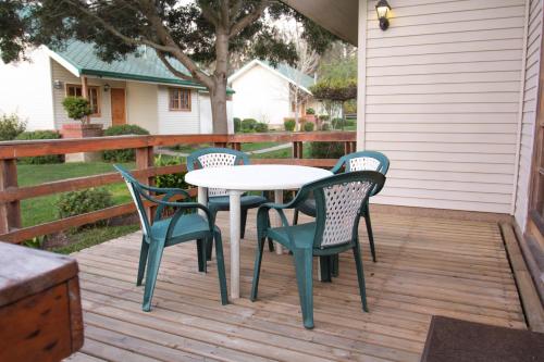 Imagen general del Hotel y Caba&ntilde;as Huallilemu Sur - Caja Los Andes. Foto 6