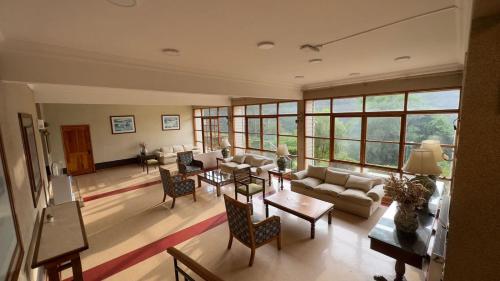 Imagen general del Hotel y Caba&ntilde;as Huallilemu Sur - Caja Los Andes. Foto 15