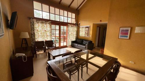 Imagen general del Hotel y Caba&ntilde;as Huallilemu Sur - Caja Los Andes. Foto 18