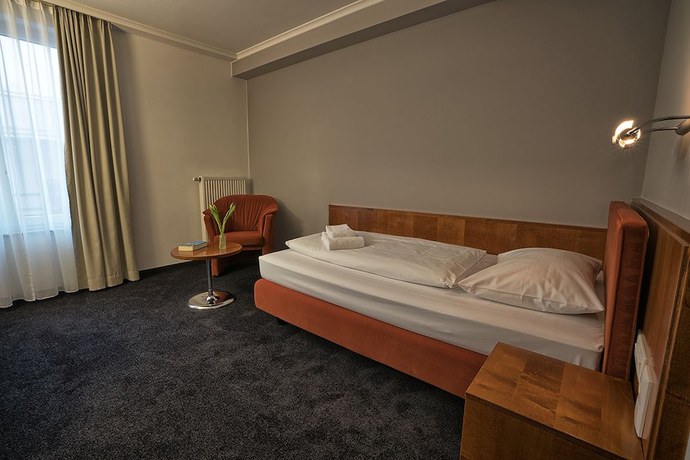 Imagen de la habitación del Hotel4you. Foto 15