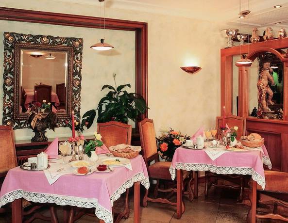 Imagen del bar/restaurante del Hotel-Gasthof Reseng&ouml;rg. Foto 3