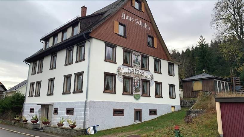 Imagen de los exteriores del Hotel-Pension Sch&auml;tzle. Foto 11