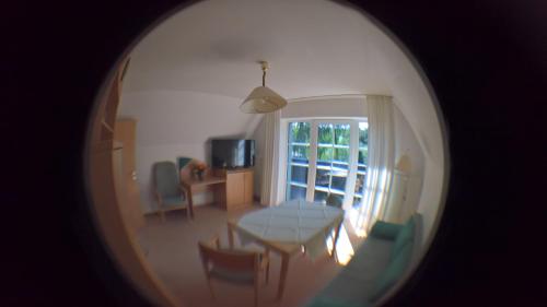 Imagen de la habitación del Hotel-Pension Seeadler. Foto 7