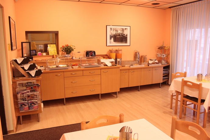 Imagen del bar/restaurante del Hotel-Pension Wild. Foto 2