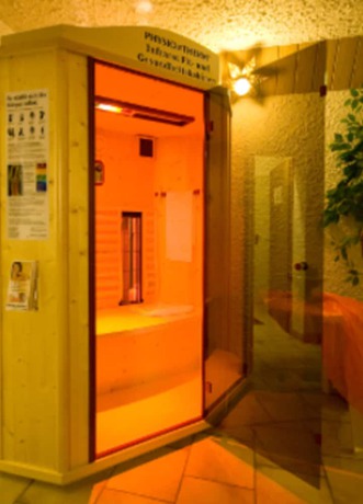 Imagen de la piscina del Hotel-Restaurant Ehrich. Foto 19