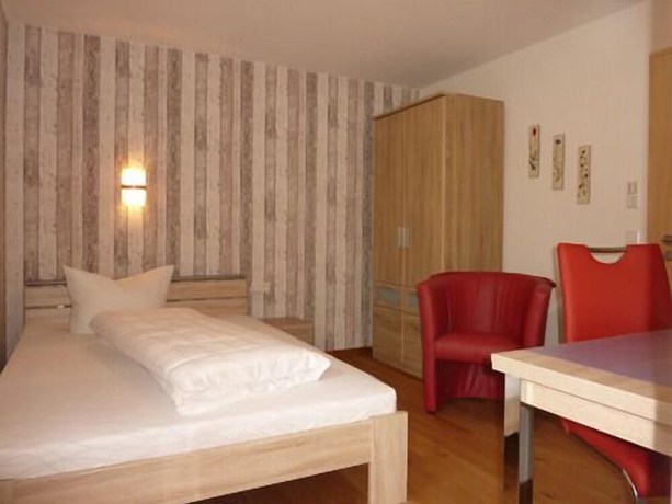 Imagen de la habitación del Hotel-Restaurant L&ouml;wen. Foto 2