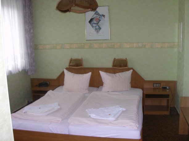 Imagen de la habitación del Hotel-Restaurant Marcus. Foto 7