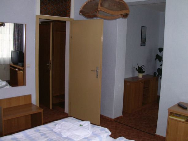 Imagen de la habitación del Hotel-Restaurant Marcus. Foto 13