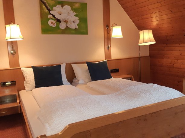 Imagen de la habitación del Hotel-Restaurant Rebstock. Foto 17