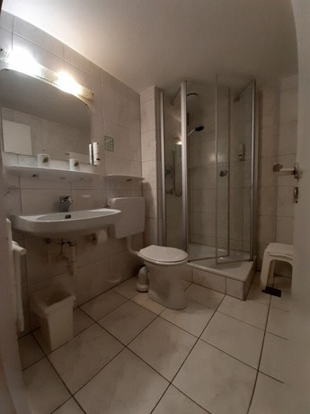 Imagen de la habitación del Hotel-Restaurant Rebstock. Foto 20