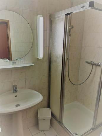 Imagen de la habitación del Hotel-Restaurant Winzergarten. Foto 13