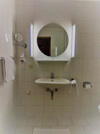 Imagen de la habitación del Hotel-Restaurant Winzergarten. Foto 18