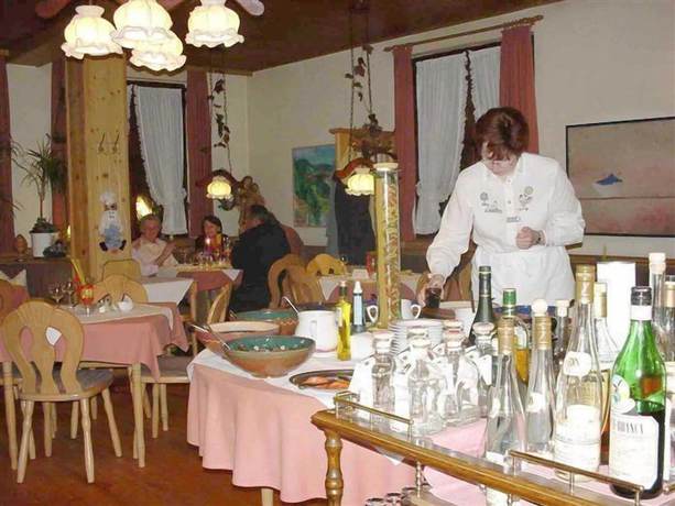 Imagen del bar/restaurante del Hotel-Restaurant bei Liebe\'s. Foto 2
