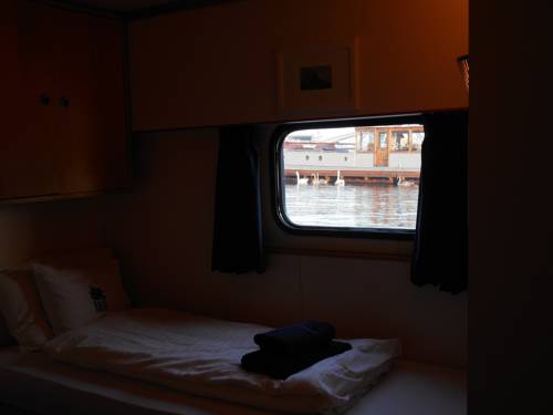 Imagen de la habitación del Hotelboat Iris. Foto 4