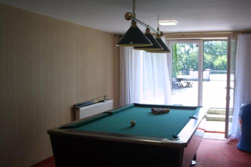Imagen general del Hotelik Likusy - przy plaży nad jeziorem Ukiel z bezpłatnym prywatnym parkingiem i klimatyzacją. Foto 3