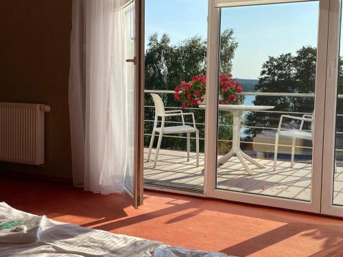 Imagen de la habitación del Hotelik Likusy - przy plaży nad jeziorem Ukiel z bezpłatnym prywatnym parkingiem i klimatyzacją. Foto 20