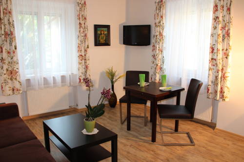 Imagen de la habitación del Hotel-pension Falkensteiner. Foto 5