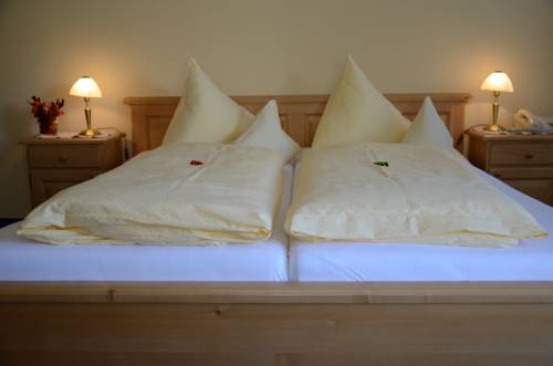 Imagen de la habitación del Hotel-pension Falkensteiner. Foto 12