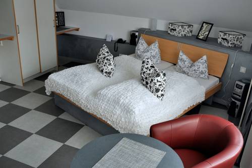 Imagen de la habitación del Hotel-restaurant Volap&uuml;k. Foto 2