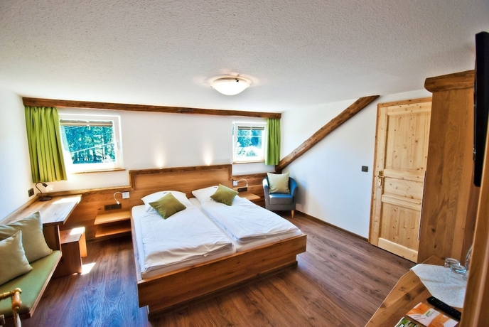 Imagen de la habitación del H&ouml;hengasthaus Kolmenhof an der Donauquelle. Foto 8