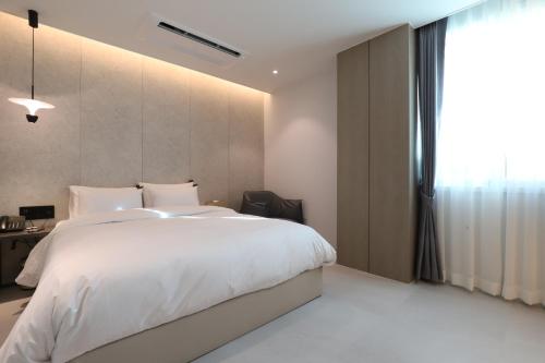 Imagen general del Hound Hotel Asan Terminal. Foto 2