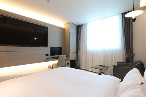 Imagen general del Hound Hotel Asan Terminal. Foto 9