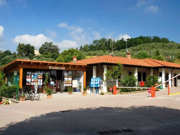 Imagen general del Hu Norcenni Girasole Village. Foto 9