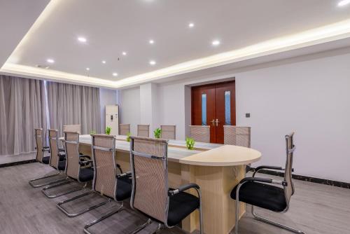 Imagen general del Huahang Hotel (Guangzhou New Baiyun International Airport). Foto 8