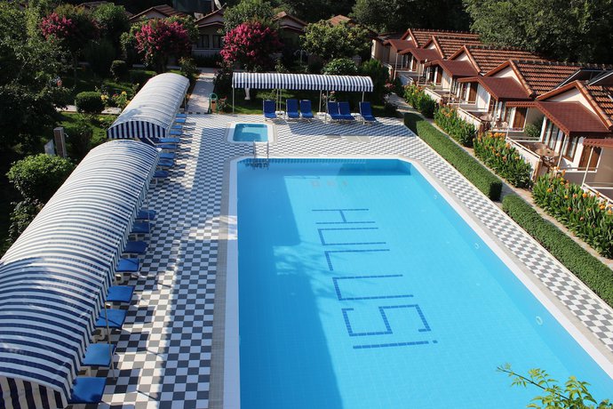 Imagen de la piscina del Hulusi Hotel. Foto 10