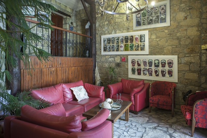 Imagen de los interiores del Hunnaphan Otel. Foto 16