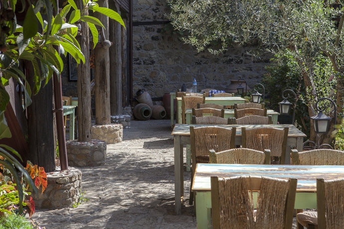 Imagen del bar/restaurante del Hunnaphan Otel. Foto 5