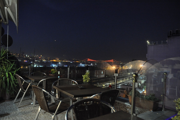 Imagen del bar/restaurante del H&uuml;rriyet Hotel. Foto 5