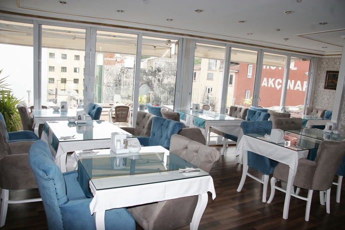 Imagen del bar/restaurante del H&uuml;rriyet Hotel. Foto 6