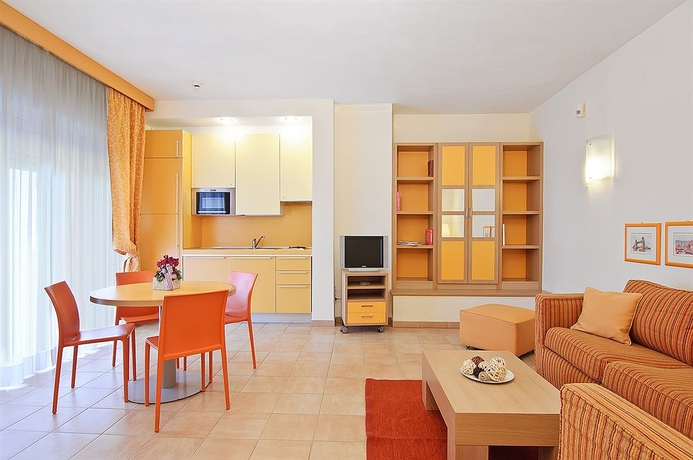 Imagen de los interiores del I TRIANGOLI Residence. Foto 11