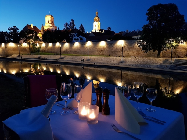 Imagen general del ICON, Gyor. Foto 1