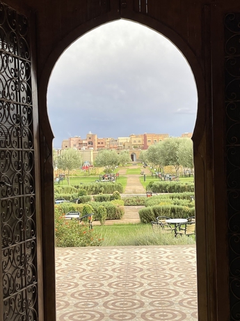 Imagen de los interiores del IGHIZ INN Resort. Foto 16