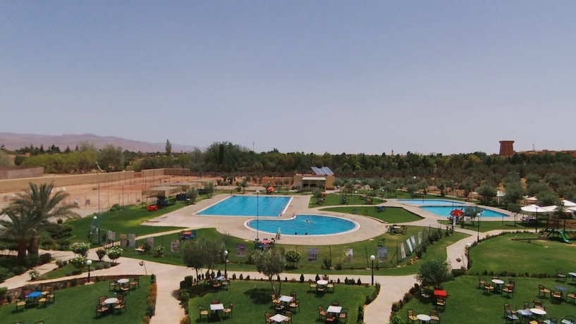 Imagen de la piscina del IGHIZ INN Resort. Foto 19