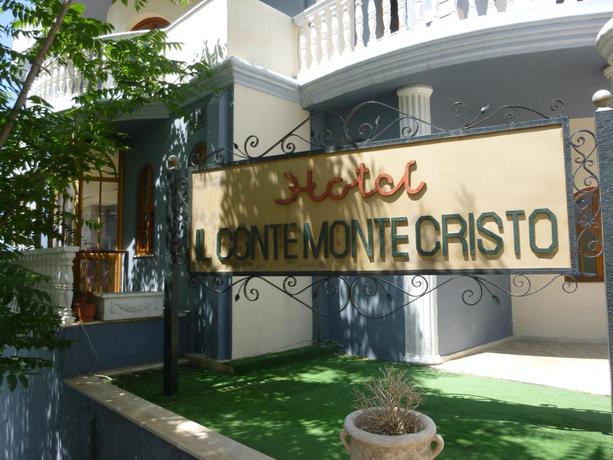 Imagen de los exteriores del IL CONTE DI MONTE CRISTO, Sarande. Foto 8