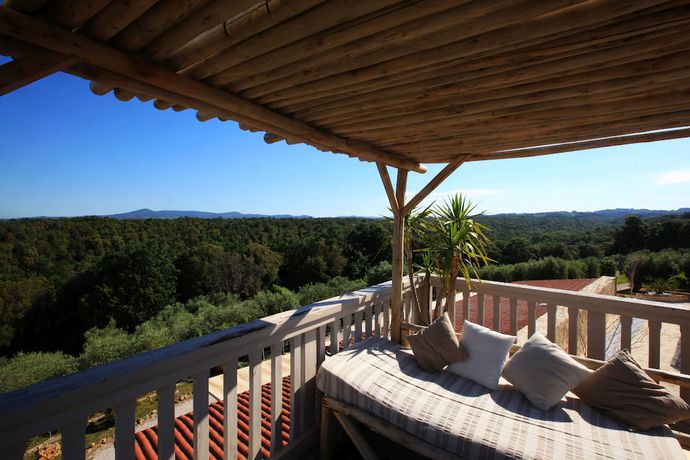 Imagen de la habitación del INTìO. Foto 15