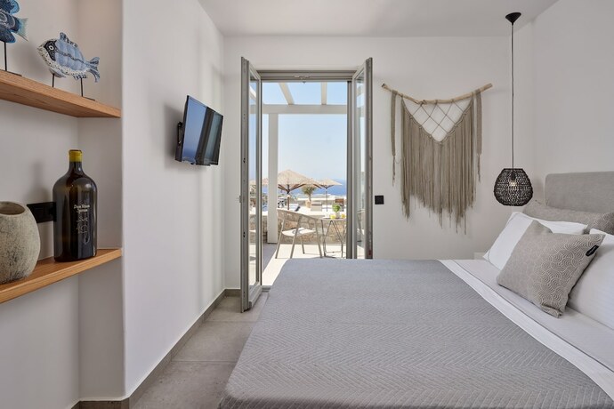 Imagen de la habitación del IONIC Suites. Foto 14