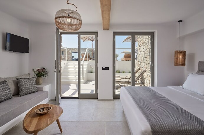 Imagen de la habitación del IONIC Suites. Foto 17