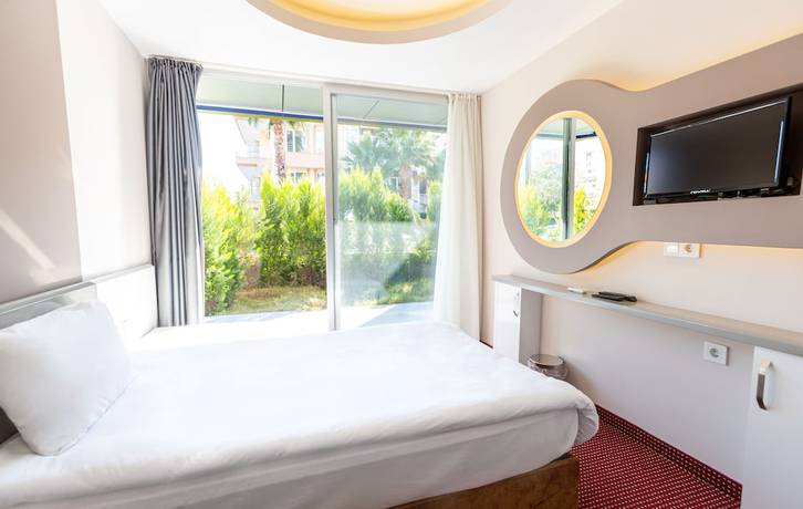 Imagen de la habitación del IS Hotel. Foto 5