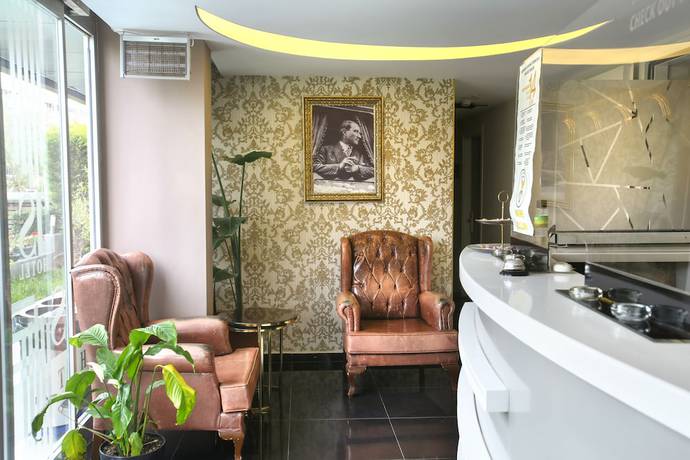 Imagen de los interiores del IS Hotel. Foto 20