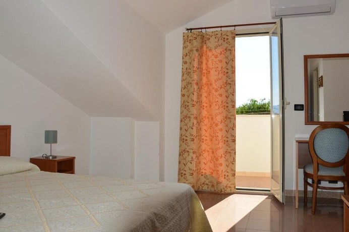 Imagen de la habitación del ISOLABELLA, Ischitella. Foto 12