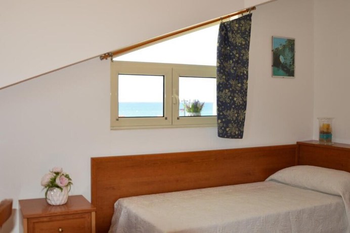 Imagen de la habitación del ISOLABELLA, Ischitella. Foto 13