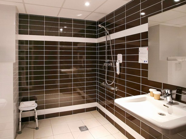 Imagen de la habitación del Ibis Budget Saint Genis Pouilly Geneva. Foto 15