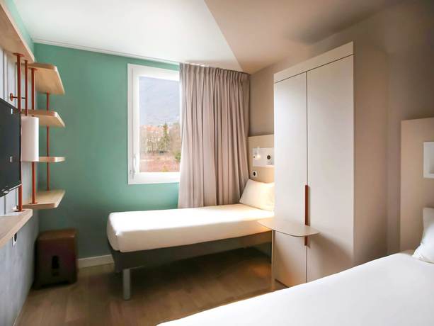 Imagen de la habitación del Ibis Budget Saint Genis Pouilly Geneva. Foto 17