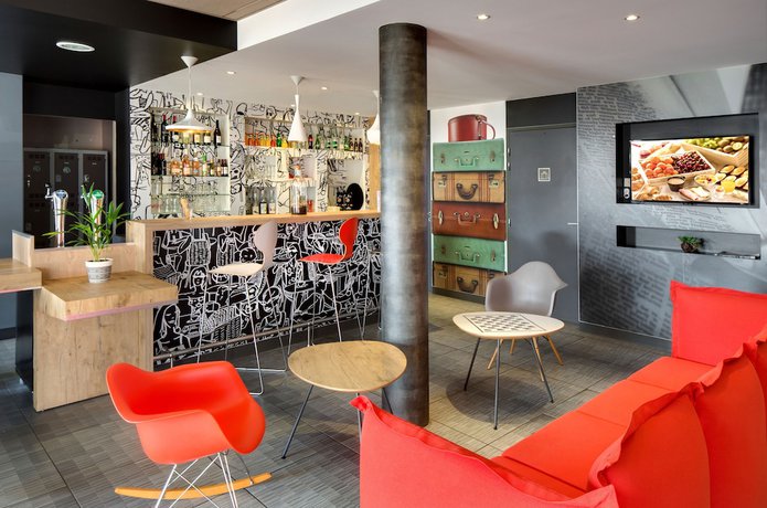 Imagen del bar/restaurante del Ibis Clermont Ferrand Nord Riom. Foto 8
